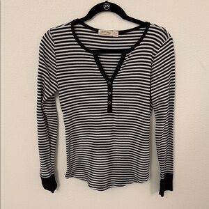 Faded Glory Black and White Striped Long Sleeve Top